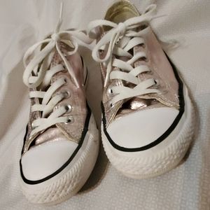 Converse shimmery pink size 7
